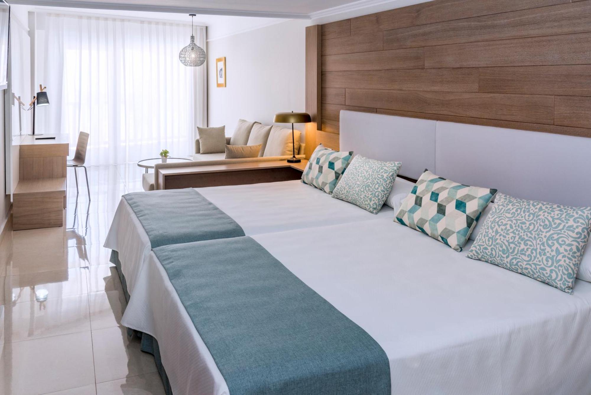 Mediterraneo Bay Hotel & Resort Roquetas de Mar Kültér fotó